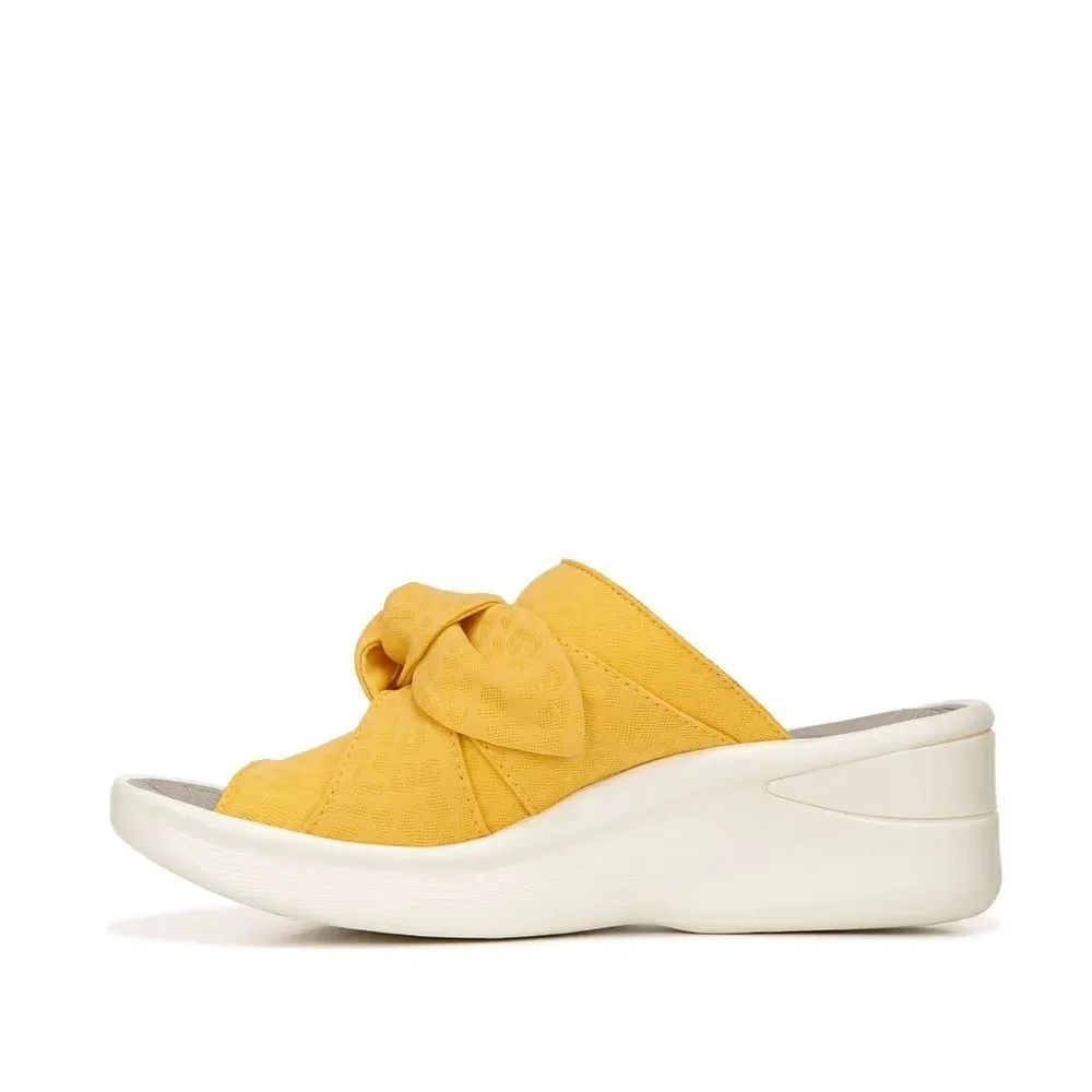 New! BZEES Smile Wedge Slide Sandals Open-Toe Shoes Wide Width Yellow Size 6W